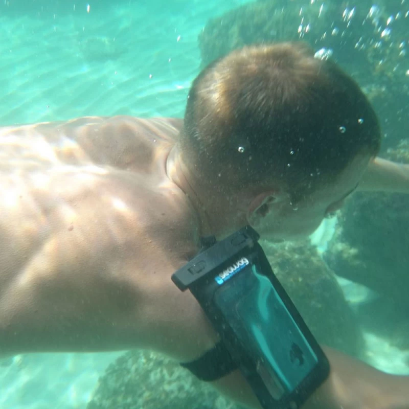 KIT COMPLET POCHETTE ETANCHE SMARTPHONE SEAWAG NOIRE NOIR/BLEU 8 KIT COMPLET POCHETTE ETANCHE SMARTPHONE SEAWAG NOIRE NOIR/BLEU – Image 6